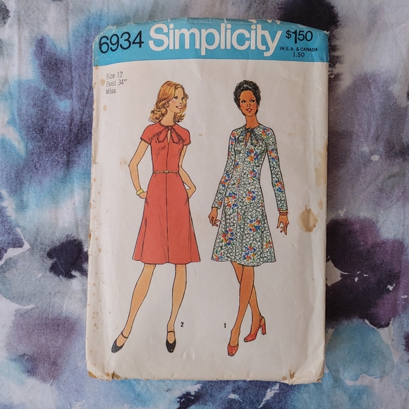 Vintage 1975 Simplicity 6934 Pattern Dress - Picture 3 of 8